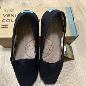 TOMS Women's Black Canvas Flats Venice Collection